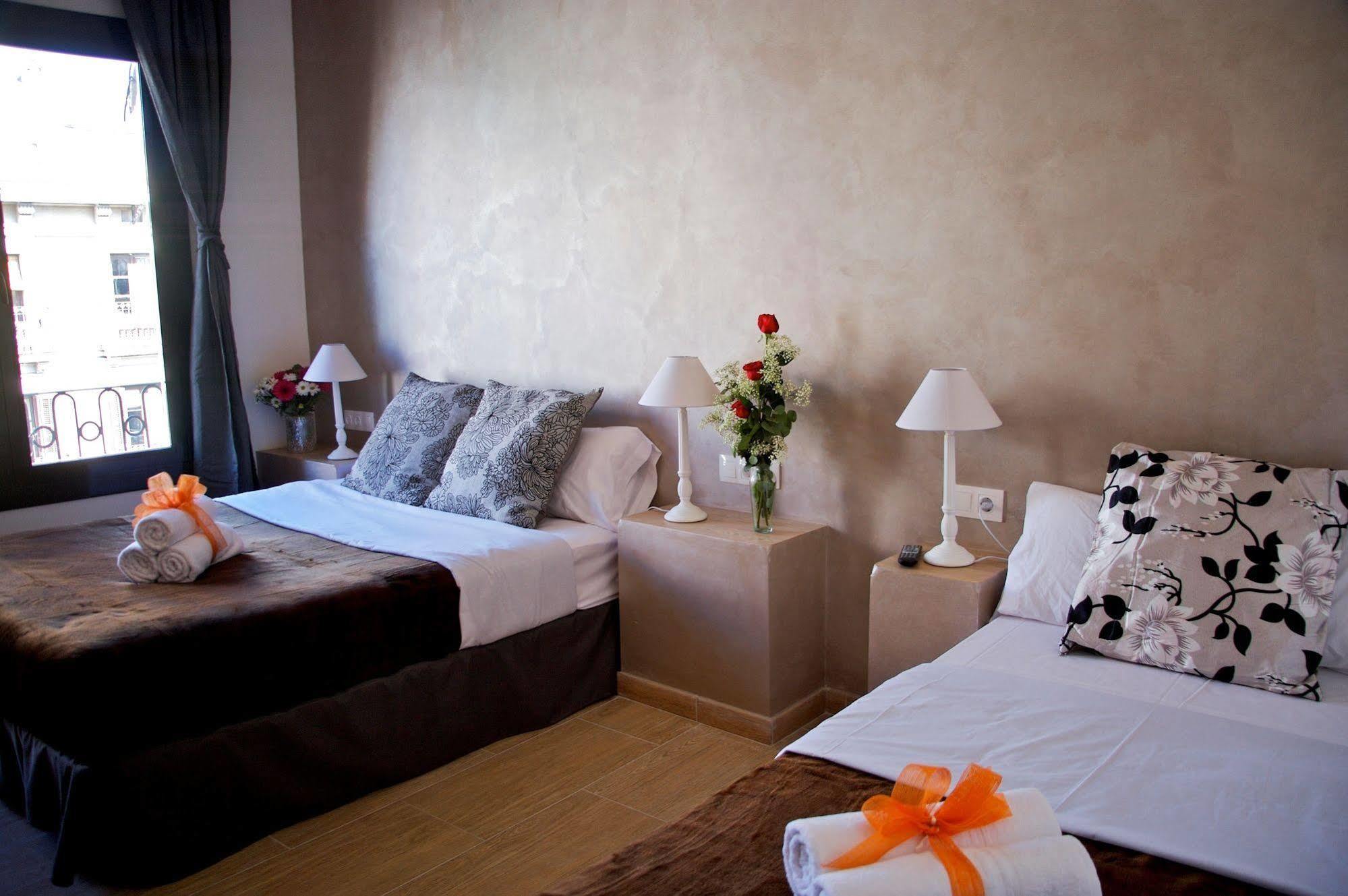 Hostal Agua Alegre Barcelona Exteriér fotografie